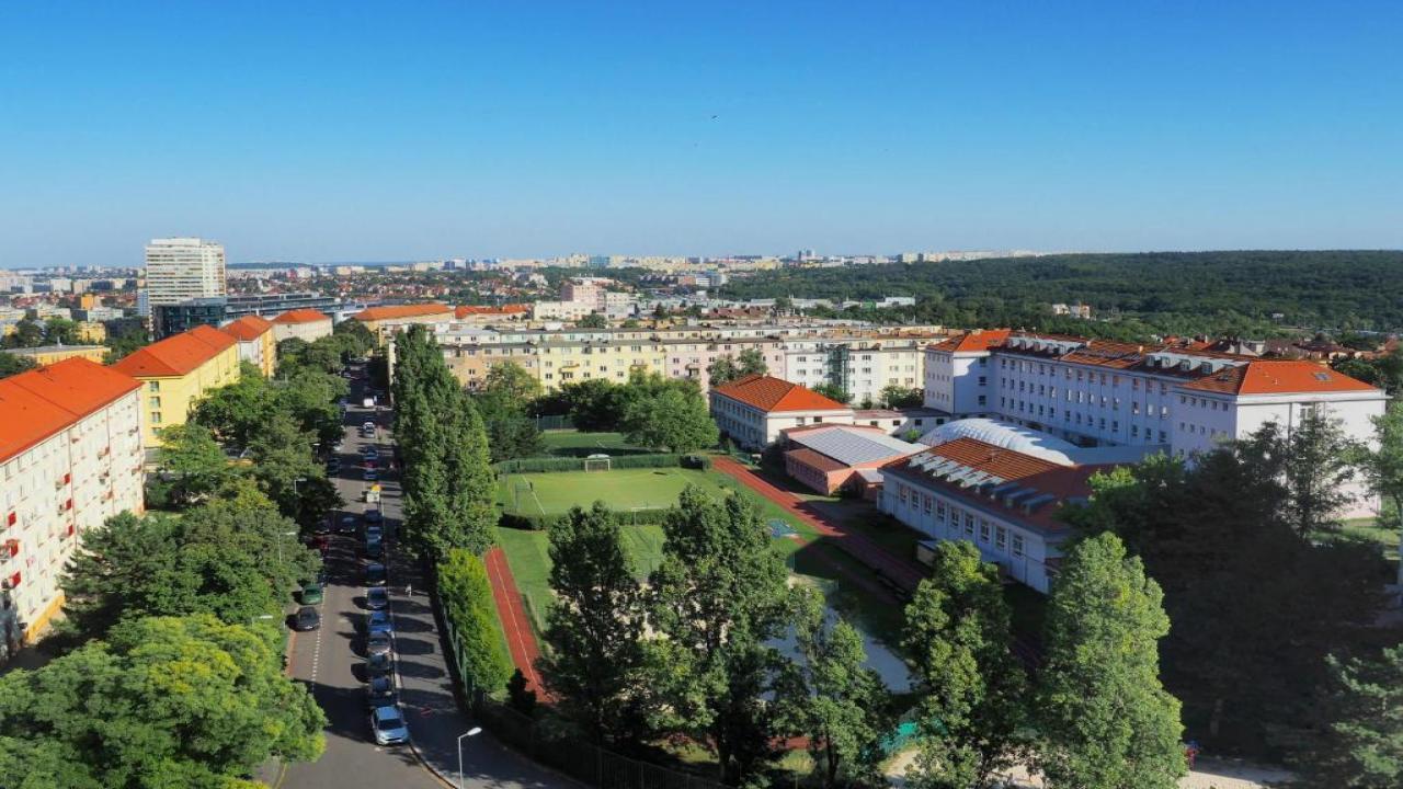 Hotel ILF 3* - Магията на Прага и най-красивите коледни базари в Европа с БОНУС 3 екскурзии - от Варна - 4 нощувки - изглед 3 - Ekvator.bg Hotel ILF 3* - Магията на Прага и най-красивите коледни базари в Европа с БОНУС 3 екскурзии - от Варна - 4 нощувки - изглед 3