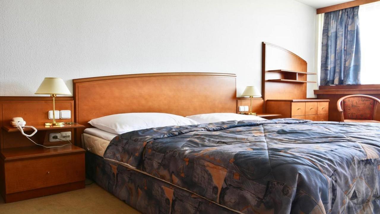 Olympik Hotel 4* - Магията на Прага и най-красивите коледни базари в Европа с БОНУС 3 екскурзии - от Варна - 4 нощувки - изглед 5 - Ekvator.bg Olympik Hotel 4* - Магията на Прага и най-красивите коледни базари в Европа с БОНУС 3 екскурзии - от Варна - 4 нощувки - изглед 5
