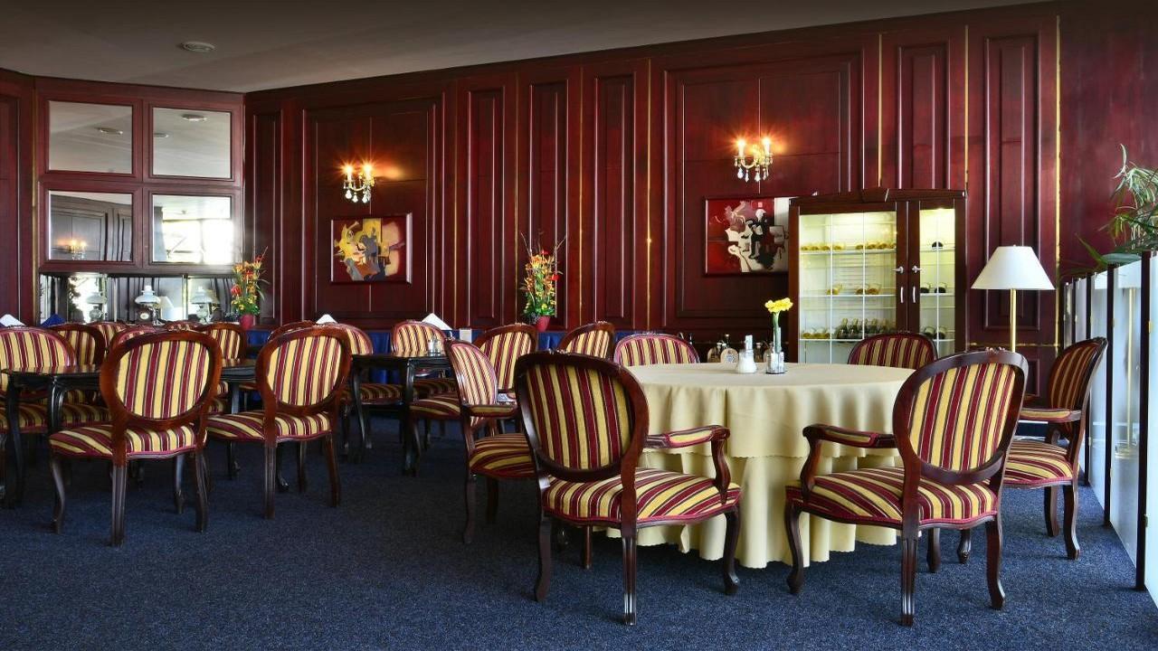 Olympik Hotel 4* - Магията на Прага и най-красивите коледни базари в Европа с БОНУС 3 екскурзии - от Варна - 4 нощувки - изглед 9 - Ekvator.bg Olympik Hotel 4* - Магията на Прага и най-красивите коледни базари в Европа с БОНУС 3 екскурзии - от Варна - 4 нощувки - изглед 9