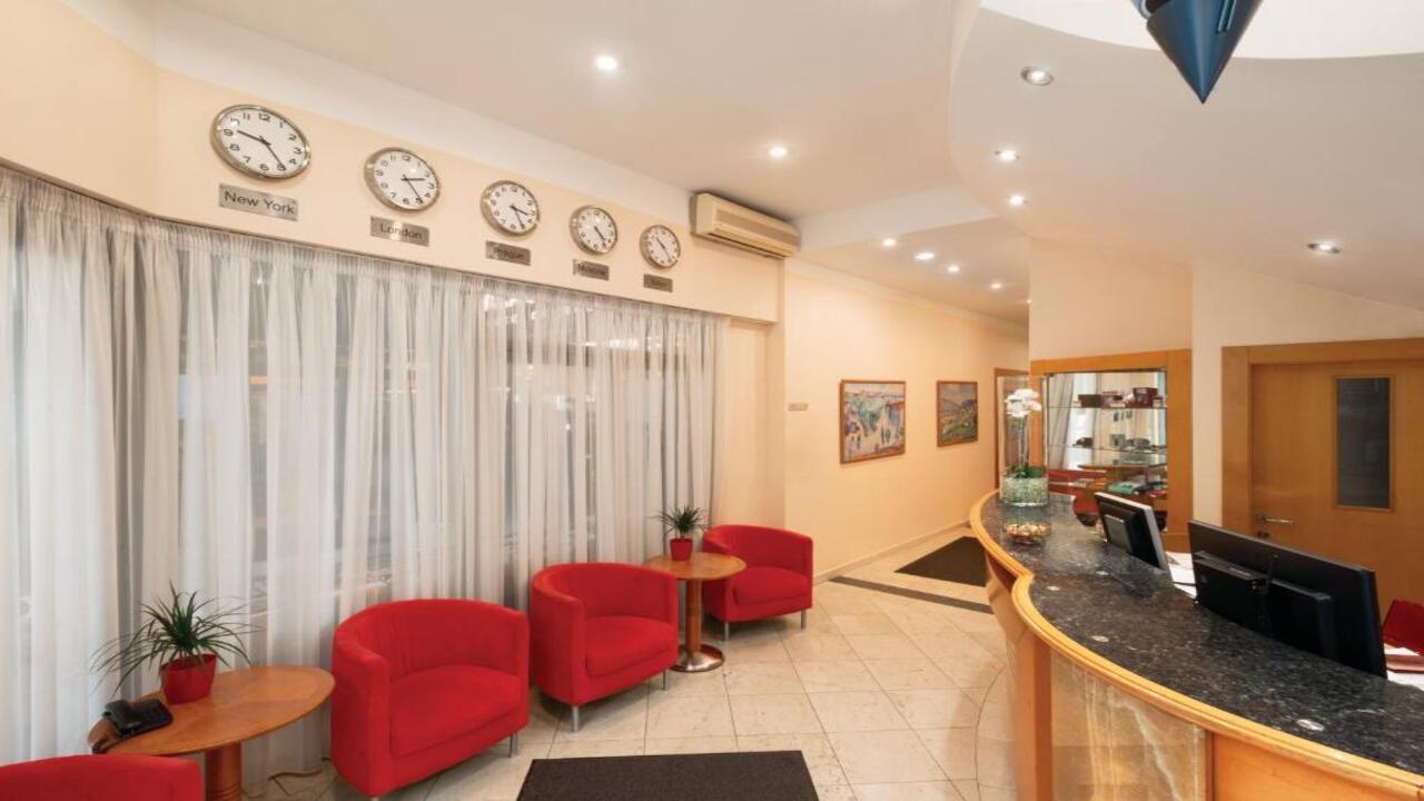 Ramada Prague City Center 4* - Магията на Прага и най-красивите коледни базари в Европа с БОНУС 3 екскурзии - от Варна - 4 нощувки - изглед 2 - Ekvator.bg Ramada Prague City Center 4* - Магията на Прага и най-красивите коледни базари в Европа с БОНУС 3 екскурзии - от Варна - 4 нощувки - изглед 2