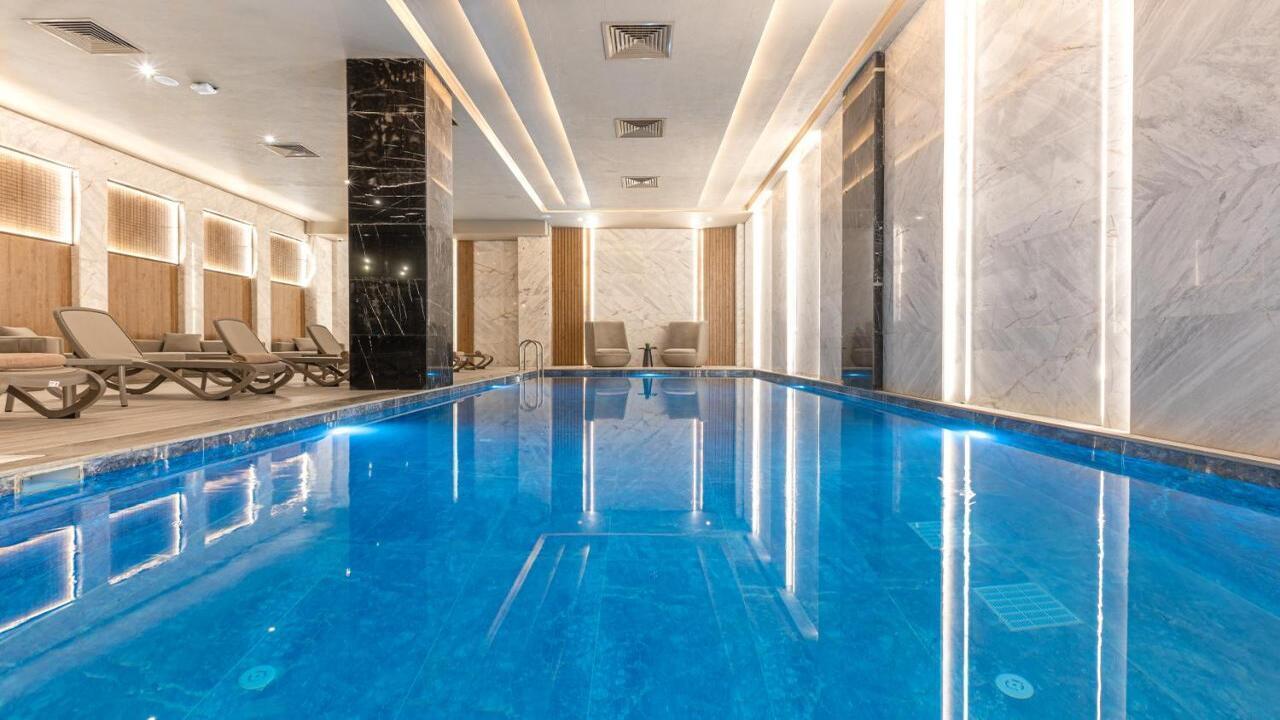 Serenity Queen Hotel Lux