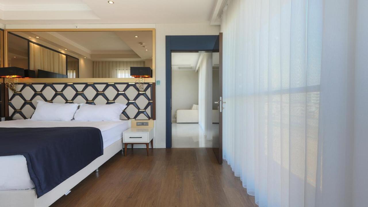 Serenity Queen Hotel Lux #4