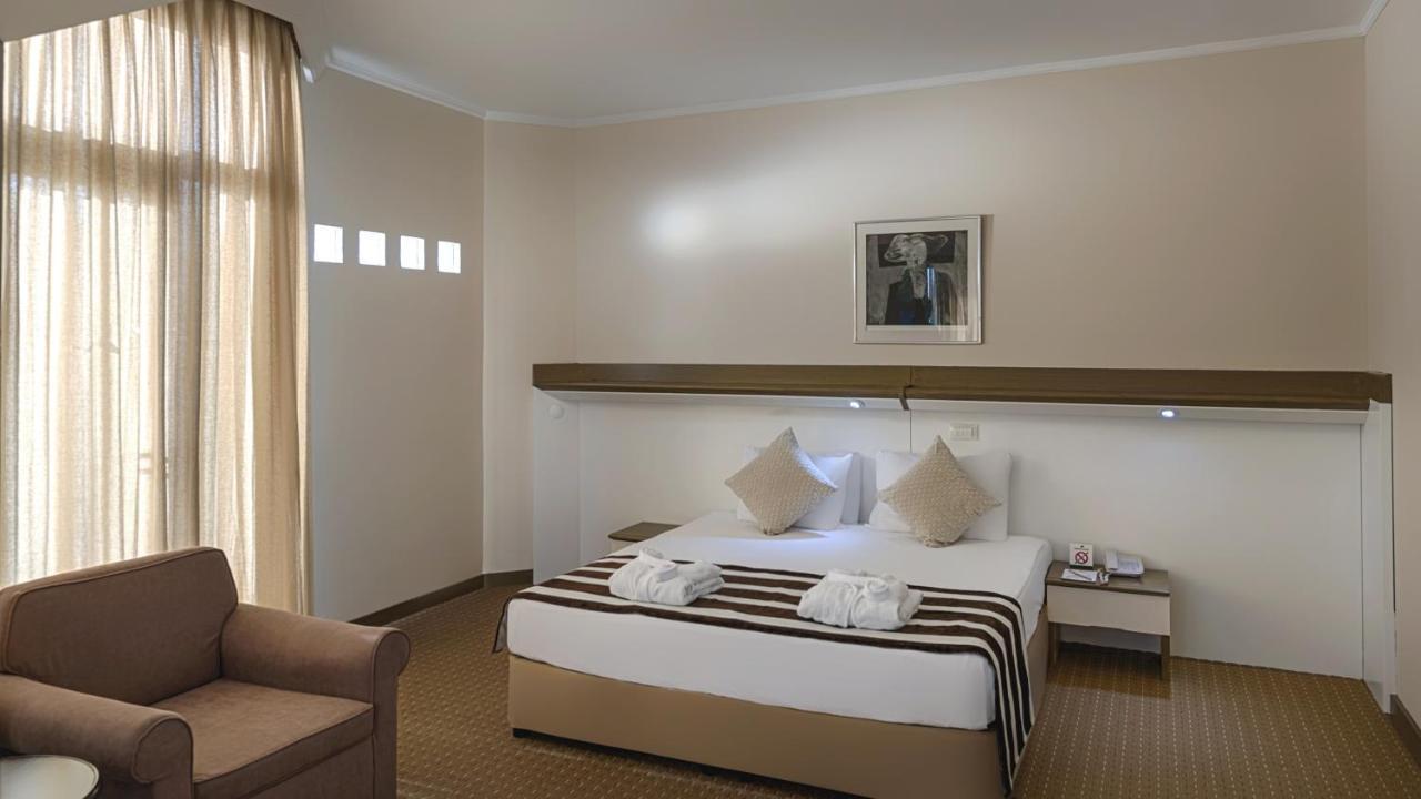 Green Max Hotel #5