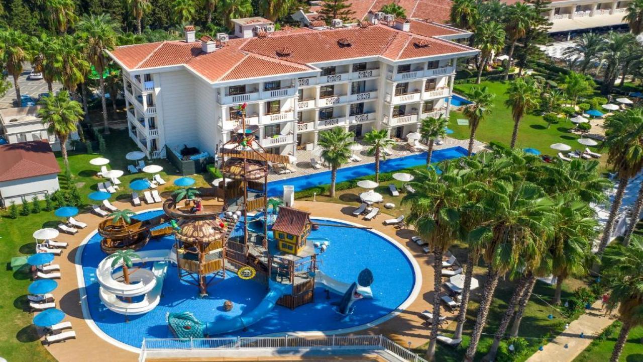 Utopia Resort and Residence - снимка 1 Utopia Resort and Residence - снимка 1