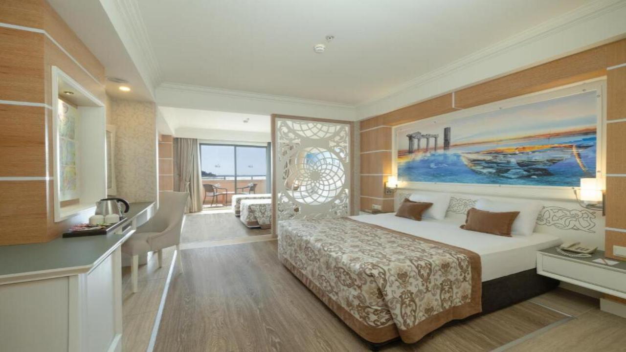 Crystal Sunset Luxury Resort - снимка 12 Crystal Sunset Luxury Resort - снимка 12