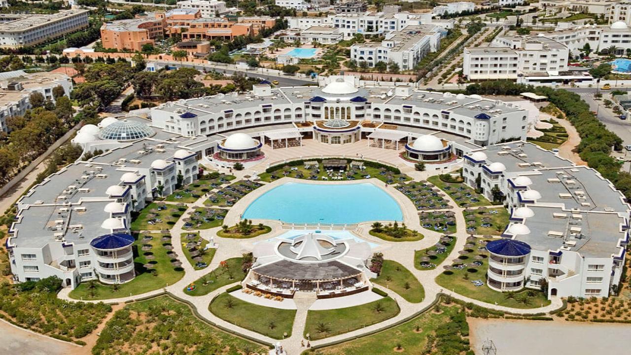 SIMBA CLUB - Golden Tulip Taj Sultan Premium #13