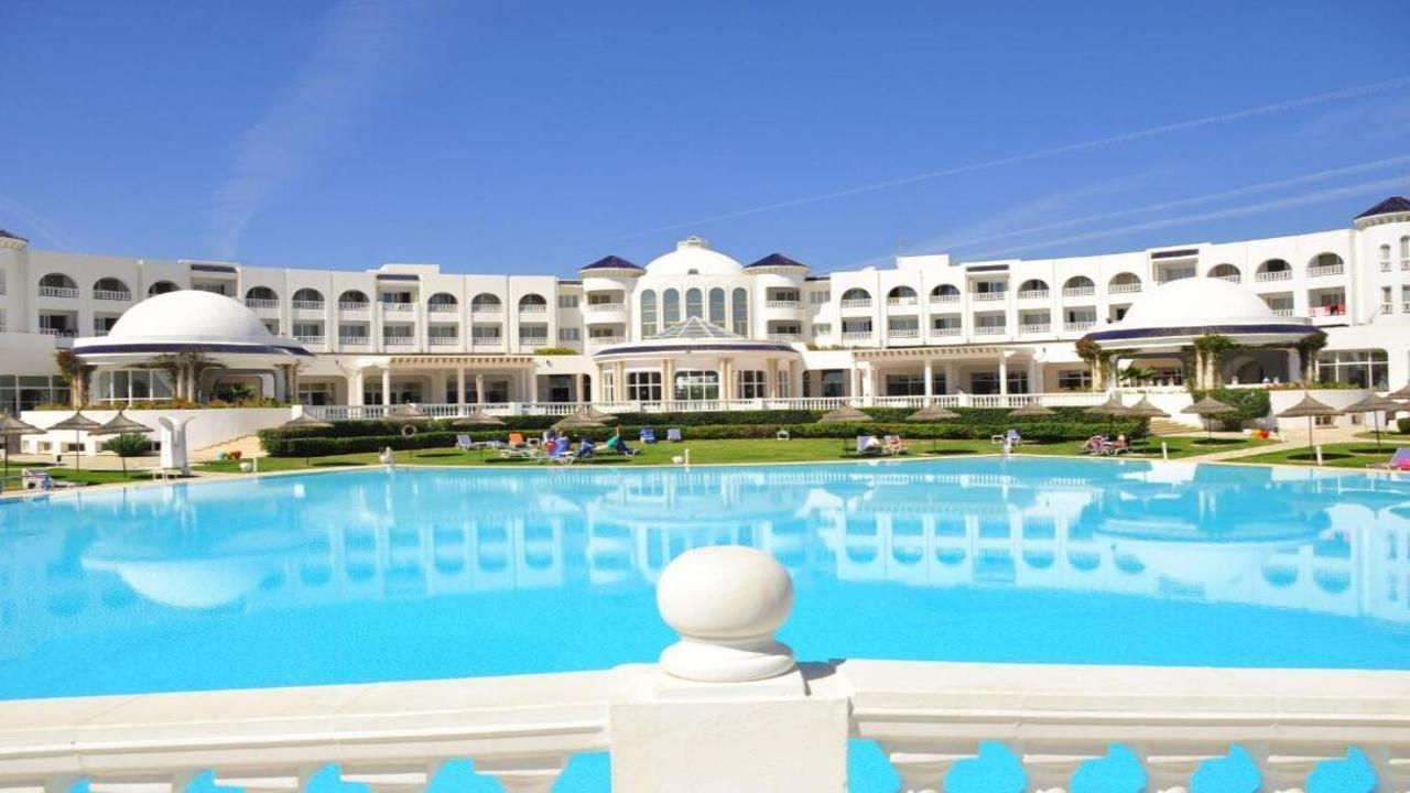 SIMBA CLUB - Golden Tulip Taj Sultan Premium #12