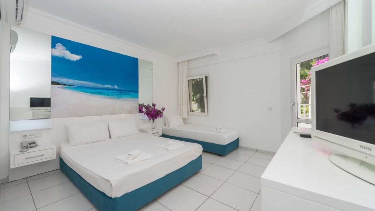 Bendis Beach Hotel #7