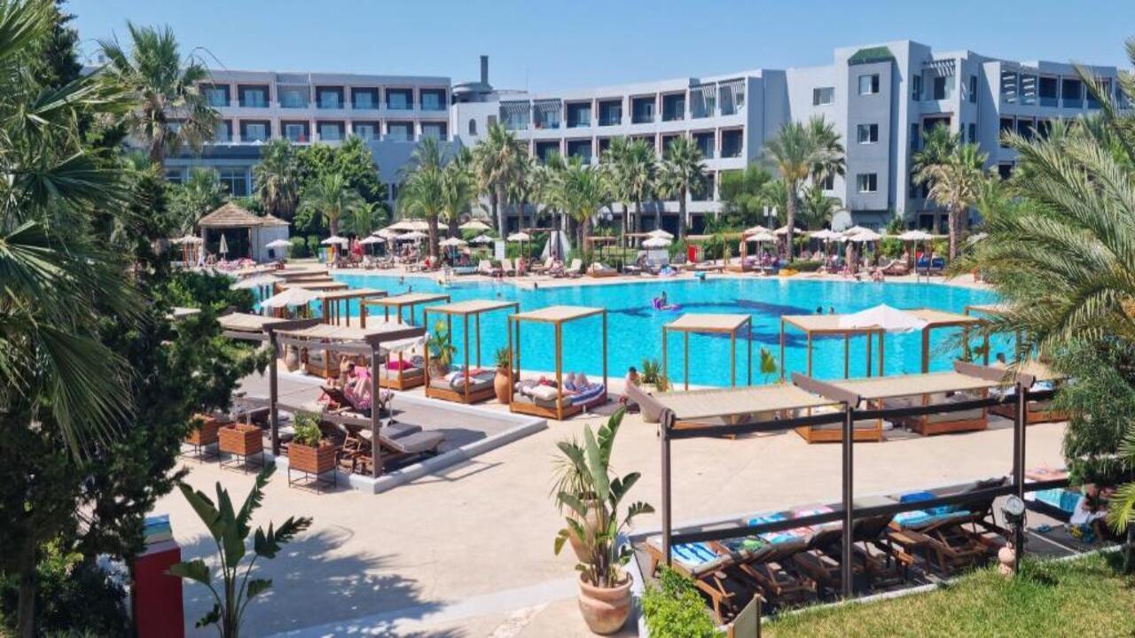 SIMBA CLUB - Sentido Vincci Marillia Lux - снимка 1